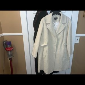 NWT GALLERY NEW YORK womans cream coat.  Size 2X.